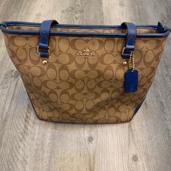 Coach Handbags - Coach Signature Zip Top Tote.